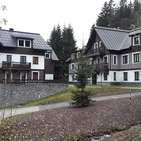 Apartment Hradecanka *